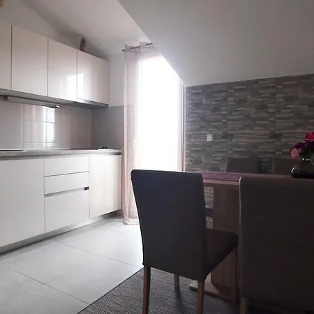 Studio Apartman Kristina 公寓 *